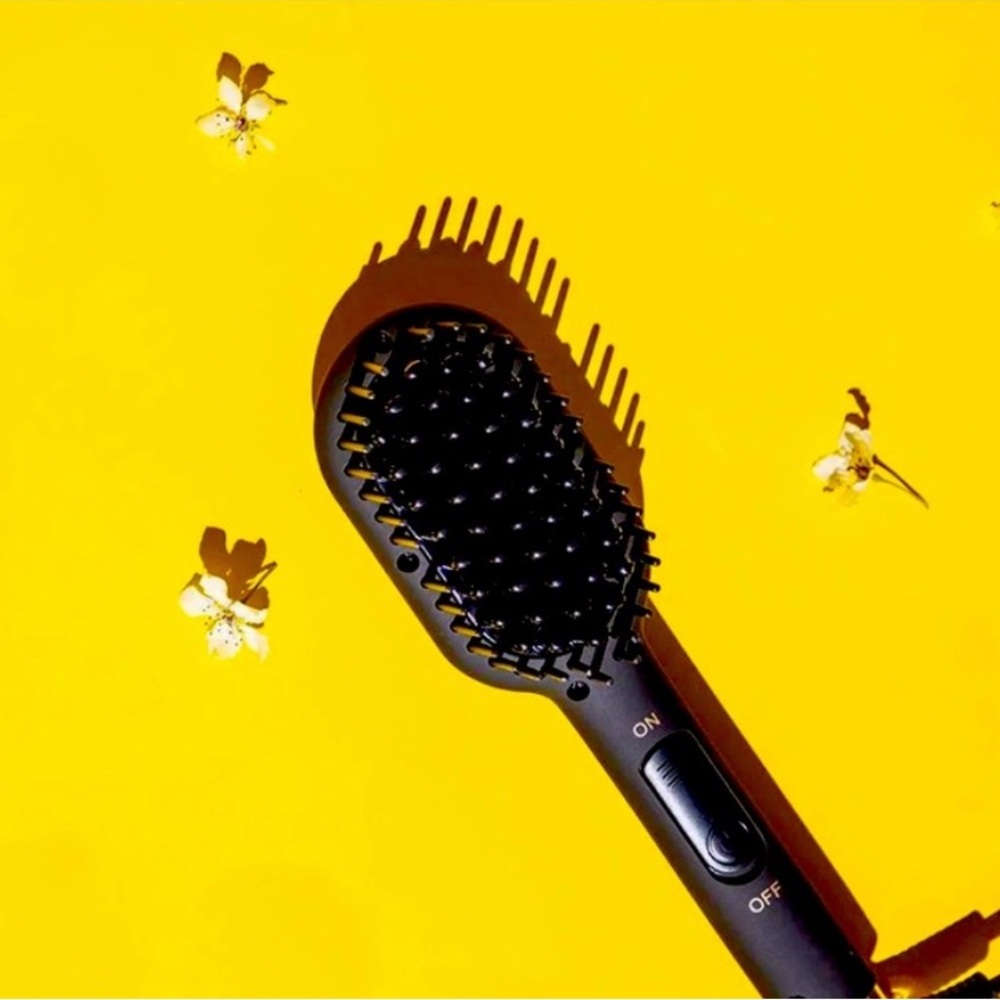 Amika: NEW Mini Hair Straightening Brush - NEVER USED